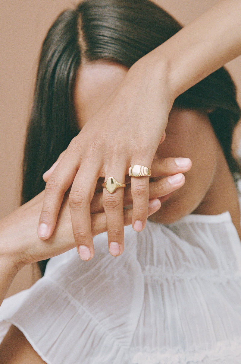 NONNO SIGNET PINKY RING